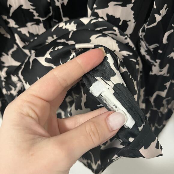 Gap Black & White Floral Print Neck Tie Blouse Size XXL - Picture 3 of 5